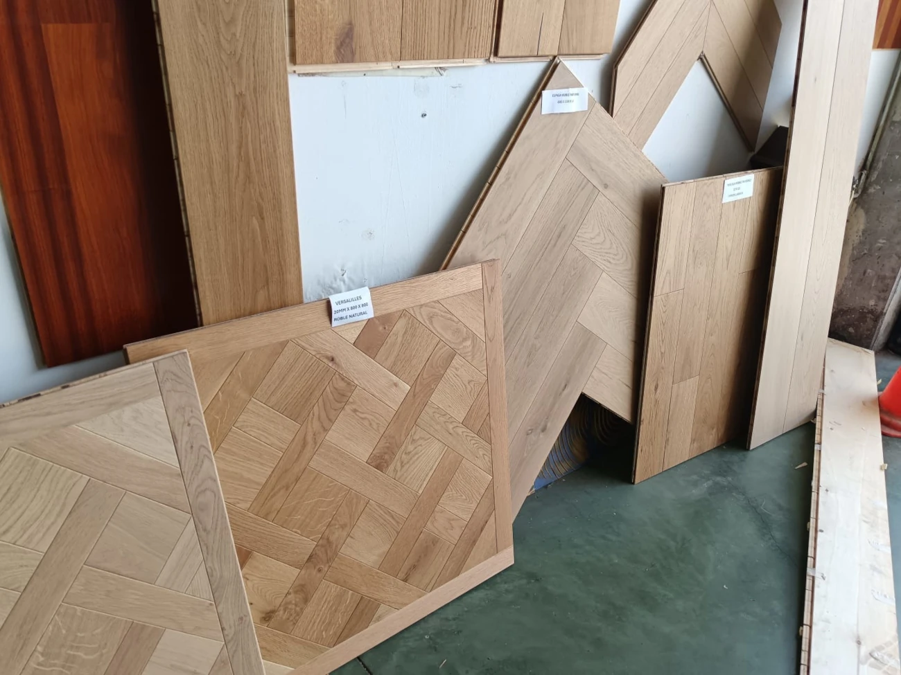 Suelo de madera en tono natural